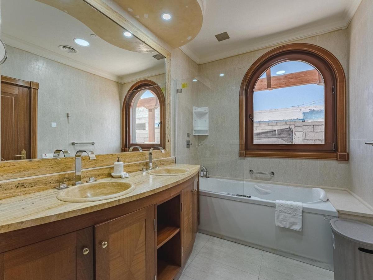Luxury Villa Nautilus Heated Pool Spa Адехе Екстериор снимка